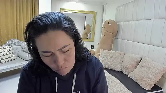 gaby trent online show from December 17, 11:38 am