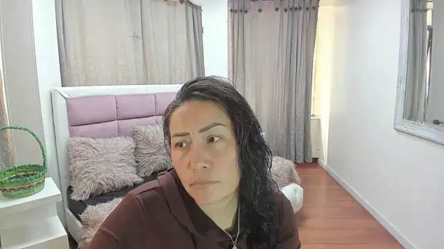 Snapshot of gaby_trent chatting on June 9, 1:56 pm gaby trent online show from June 9, 1:56 pm