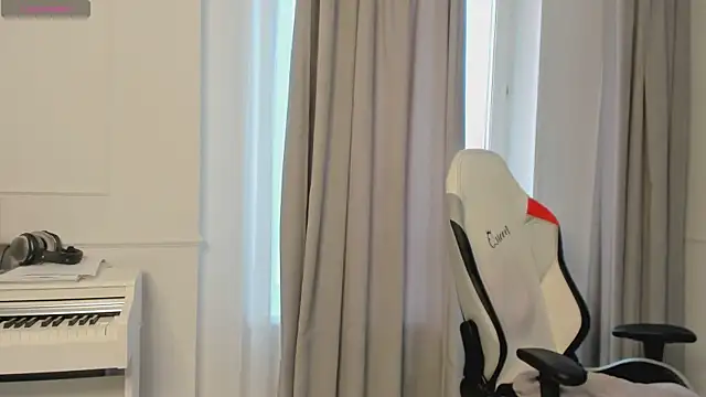 Veola new online show from December 12, 5:20 am