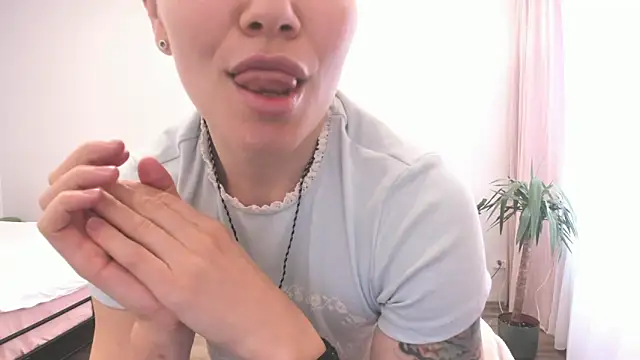 Alexisweet online show from May 22, 5:14 am