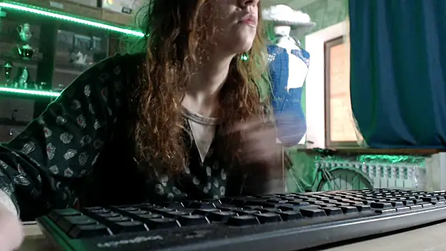 Snapshot of pa1e_pr1ncess chatting on May 3, 6:08 am pa1e pr1ncess online show from May 3, 6:08 am