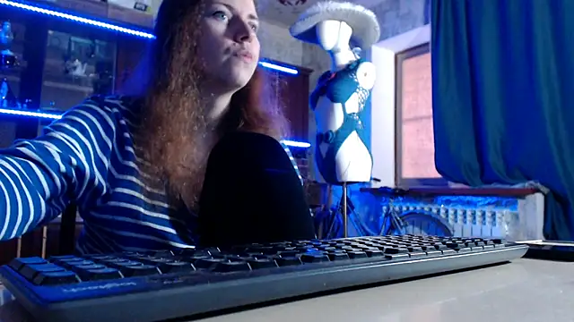 Snapshot of pa1e_pr1ncess chatting on May 5, 6:43 am pa1e pr1ncess online show from May 5, 6:43 am