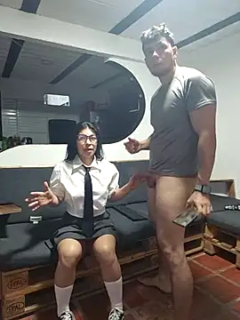 Snapshot of venusandzeus@xh chatting on July 7, 11:09 pm venusandzeusxh online show from July 7, 11:09 pm