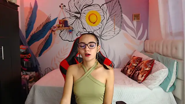 LinzyBaner online show from December 28, 10:34 pm