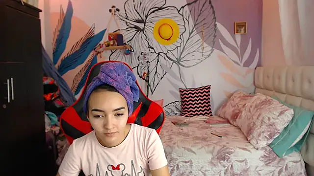 LinzyBaner online show from January 23, 12:57 am