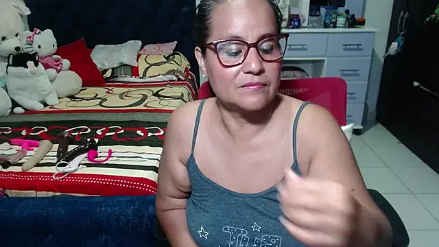 pervert mommy  online show from November 19, 9:59 pm