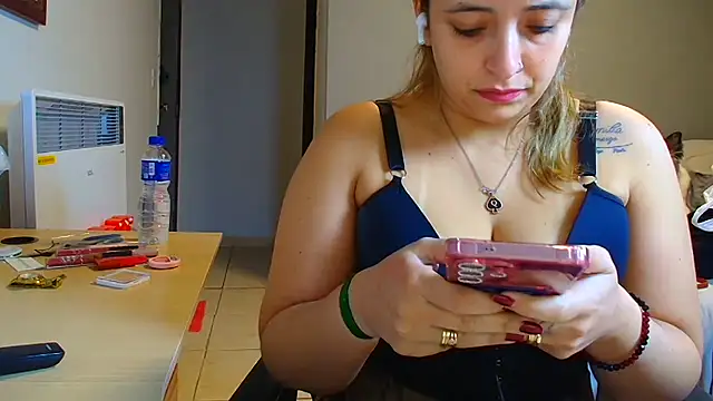 BumbumGigante online show from July 10, 12:52 pm