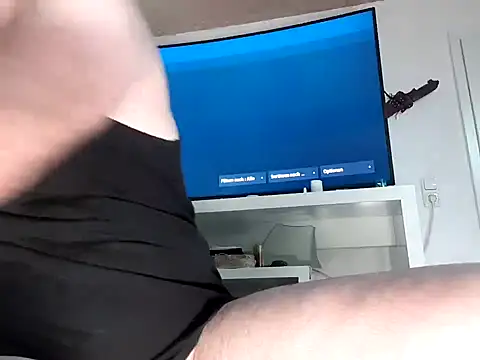 Snapshot of AquaMenn chatting on September 18, 4:47 am AquaMenn online show from September 18, 4:47 am