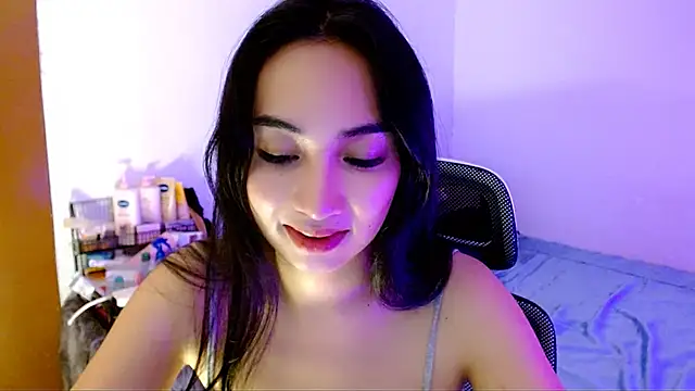 SweetLilly 18 online show from November 23, 3:06 am