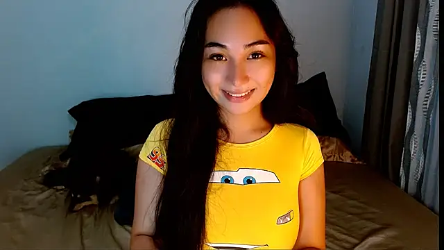 SweetLilly 18 online show from April 5, 3:36 am