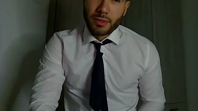 Snapshot of Justynn1 chatting on December 13, 11:54 pm Justynn1 online show from December 13, 11:54 pm