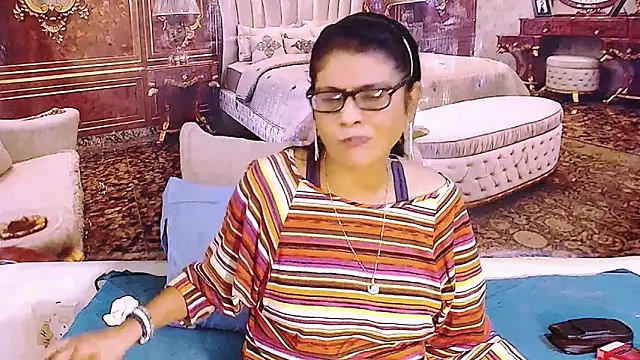IndianAllure online show from May 29, 5:38 am
