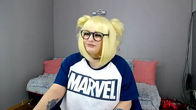 Estheri online show from February 20, 10:59 am