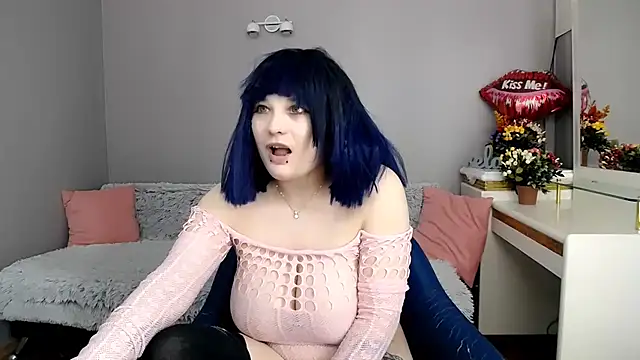 Estheri online show from February 11, 7:57 am