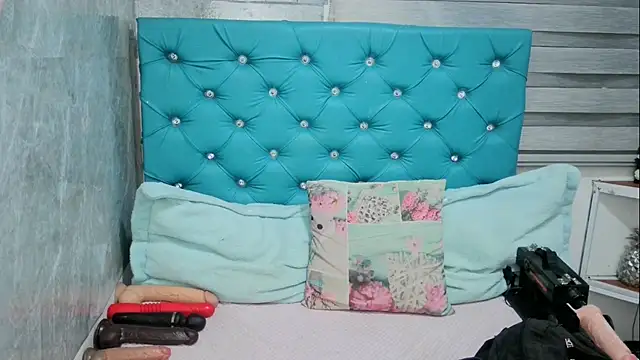 MAARYMOON online show from February 20, 10:37 am