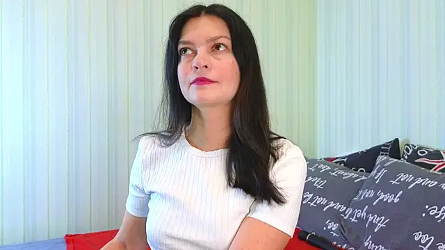  Lily  online show from December 4, 9:07 am