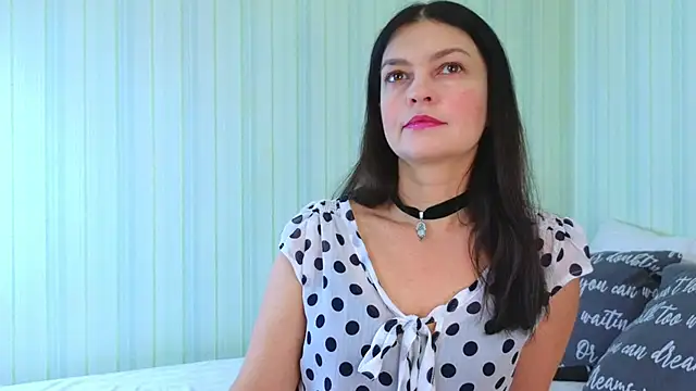  Lily  online show from January 9, 9:59 am