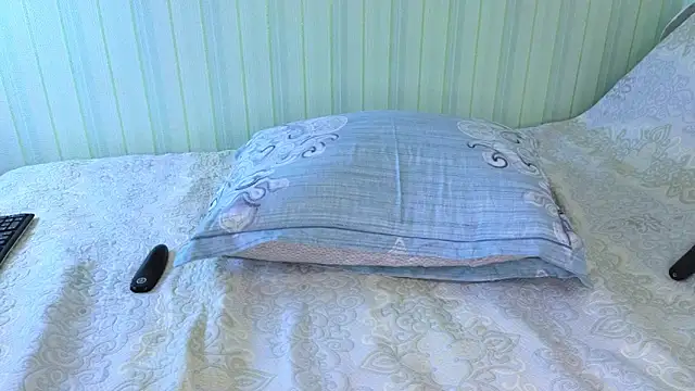  Lily  online show from February 4, 11:16 am