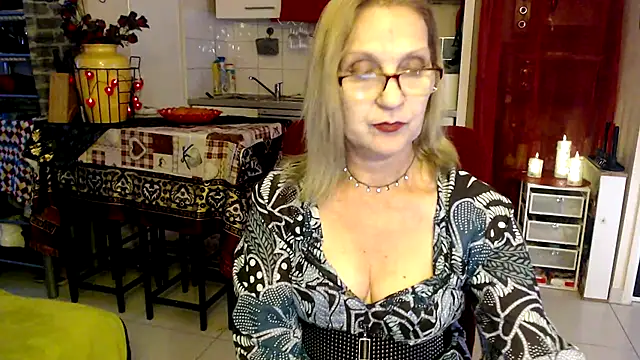 Snapshot of Ala-N-Dala chatting on February 11, 1:16 pm Ala-N-Dala online show from February 11, 1:16 pm