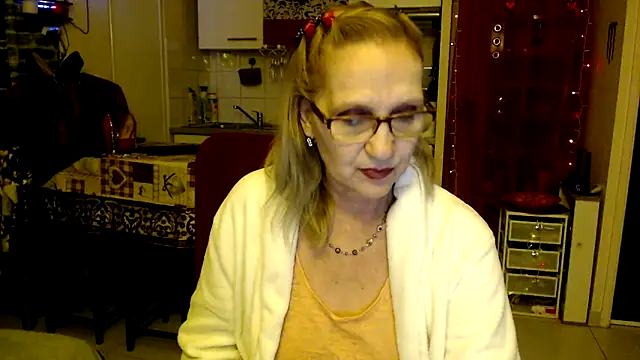 Snapshot of Ala-N-Dala chatting on February 13, 3:02 am Ala-N-Dala online show from February 13, 3:02 am