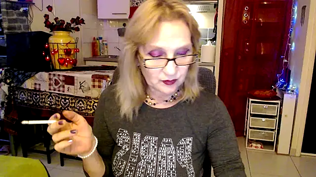 Snapshot of Ala-N-Dala chatting on February 19, 11:39 am Ala-N-Dala online show from February 19, 11:39 am