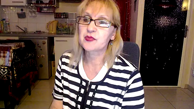 Snapshot of Ala-N-Dala chatting on March 4, 4:07 am Ala-N-Dala online show from March 4, 4:07 am