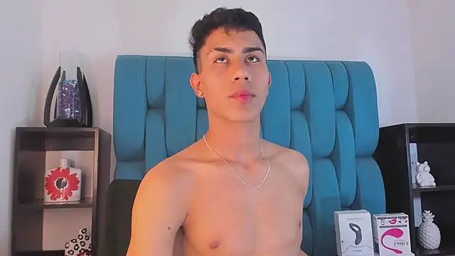 Snapshot of AlanNaughty chatting on December 31, 10:56 pm AlanNaughty online show from December 31, 10:56 pm