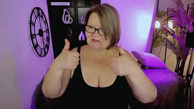 Shannonshine online show from April 11, 7:45 am