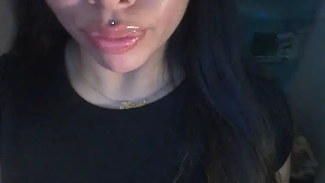 Snapshot of DulceAngelica chatting on November 1, 5:09 am DulceAngelica online show from November 1, 5:09 am