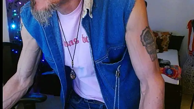 Snapshot of mycock2474u chatting on February 22, 3:45 am mycock2474u online show from February 22, 3:45 am