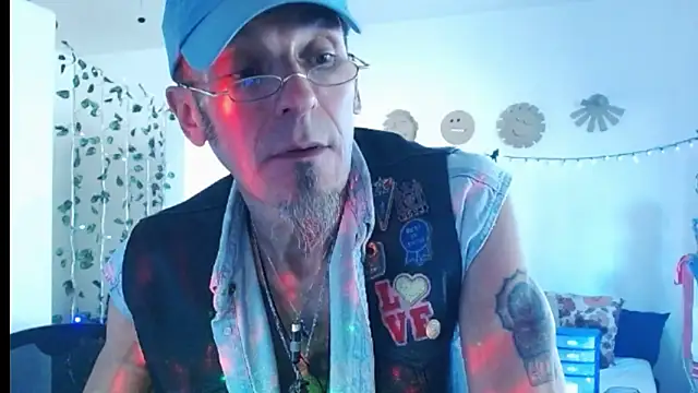 Snapshot of mycock2474u chatting on February 24, 11:52 pm mycock2474u online show from February 24, 11:52 pm