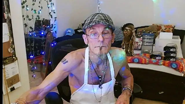 Snapshot of mycock2474u chatting on March 3, 4:03 am mycock2474u online show from March 3, 4:03 am