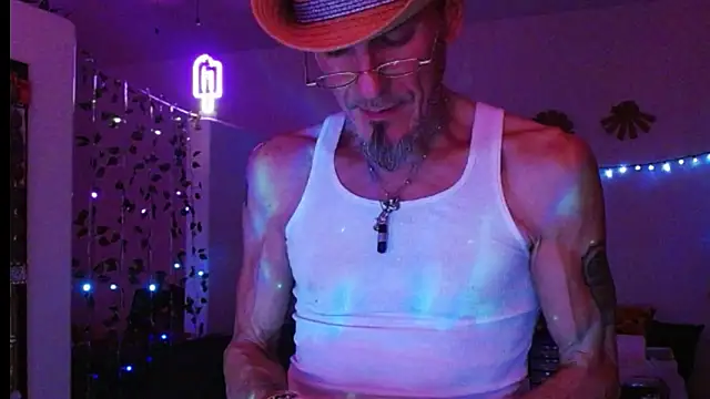 Snapshot of mycock2474u chatting on March 6, 5:57 am mycock2474u online show from March 6, 5:57 am