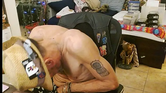 Snapshot of mycock2474u chatting on March 7, 8:56 am mycock2474u online show from March 7, 8:56 am