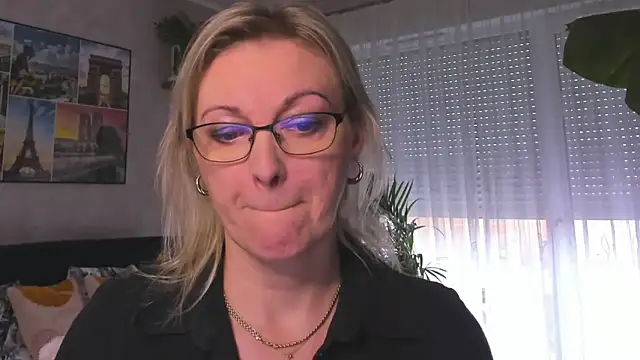 vanessa chat online show from February 4, 2:21 pm