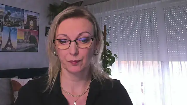 vanessa chat online show from March 2, 2:21 pm