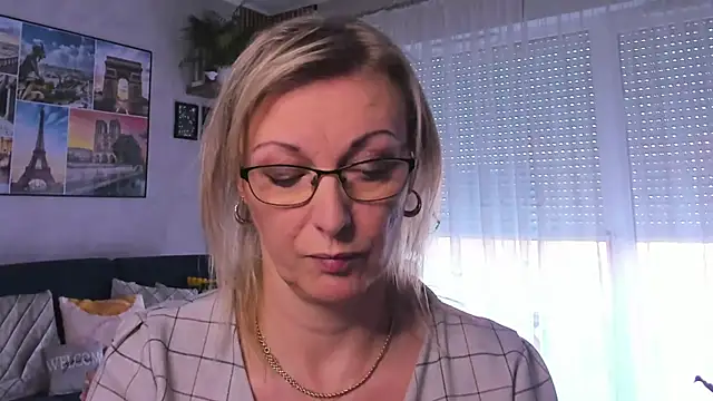 vanessa chat online show from March 4, 2:21 pm