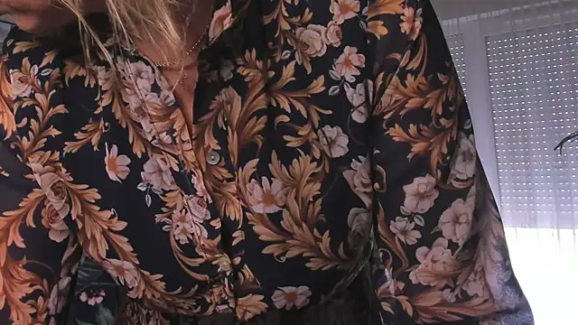 vanessa chat online show from March 12, 2:23 pm