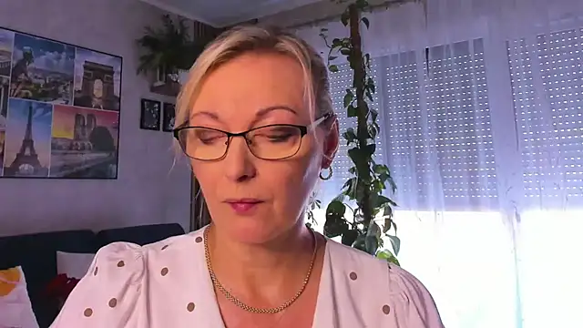 vanessa chat online show from September 25, 1:37 pm