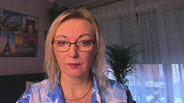 vanessa chat online show from December 1, 2:22 pm