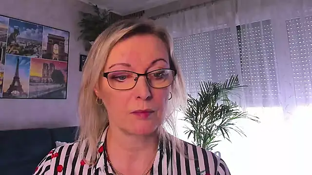 vanessa chat online show from March 24, 2:22 pm