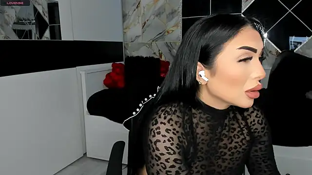 Snapshot of mistress_meryem chatting on March 11, 3:05 am mistress meryem online show from March 11, 3:05 am