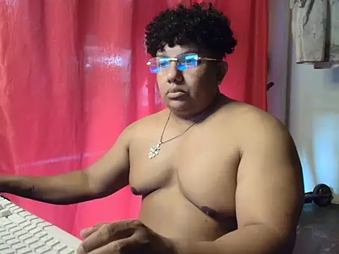 Snapshot of Malo666howard chatting on February 2, 9:46 pm Malo666howard online show from February 2, 9:46 pm