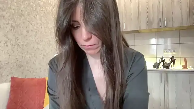 HotyWinter online show from April 14, 3:45 am