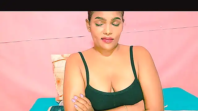 Snapshot of MySweetBitch143 chatting on April 21, 2:51 am MySweetBitch143 online show from April 21, 2:51 am