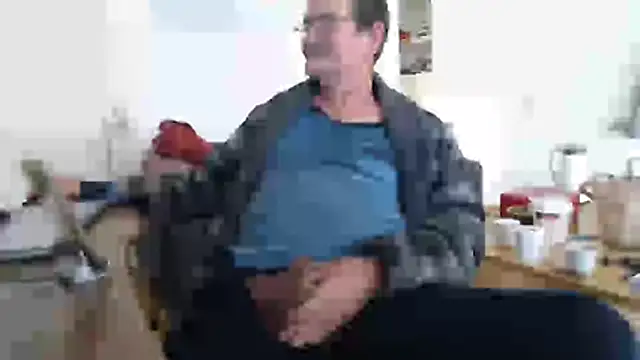 Snapshot of silvio-aus-luzern-CH chatting on March 22, 1:36 pm silvio-aus-luzern-CH online show from March 22, 1:36 pm