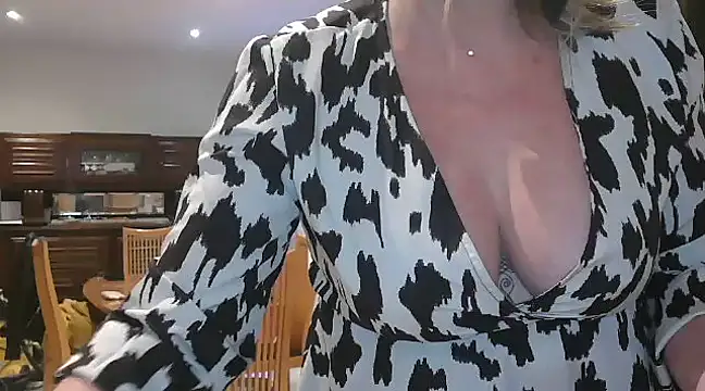 Snapshot of lilie69 chatting on February 8, 9:04 pm lilie69 online show from February 8, 9:04 pm