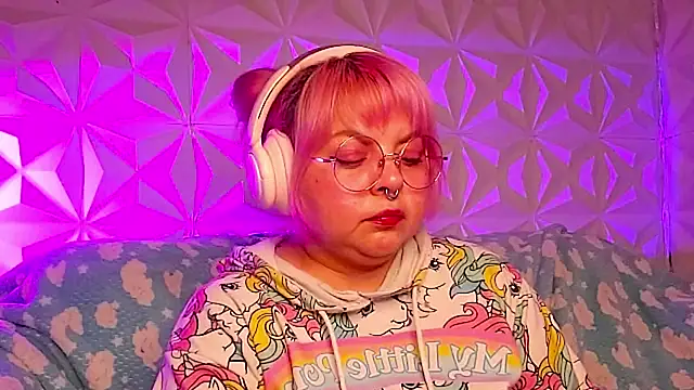 Satyn doll online show from February 19, 1:12 am