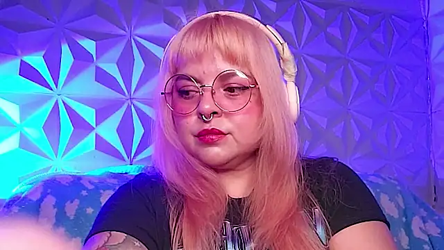 Satyn doll online show from March 28, 9:25 pm