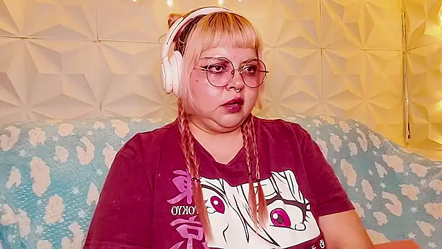 Satyn doll online show from May 15, 11:45 pm